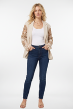 Blazer beige con detalles de ganchillo