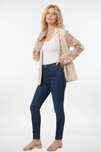 Blazer beige con detalles de ganchillo