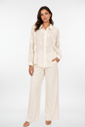 Blusa con apliques florales