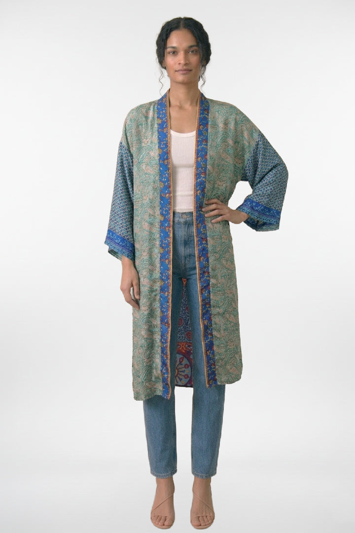 Kimono Hillside de talle alto y mangas anchas.