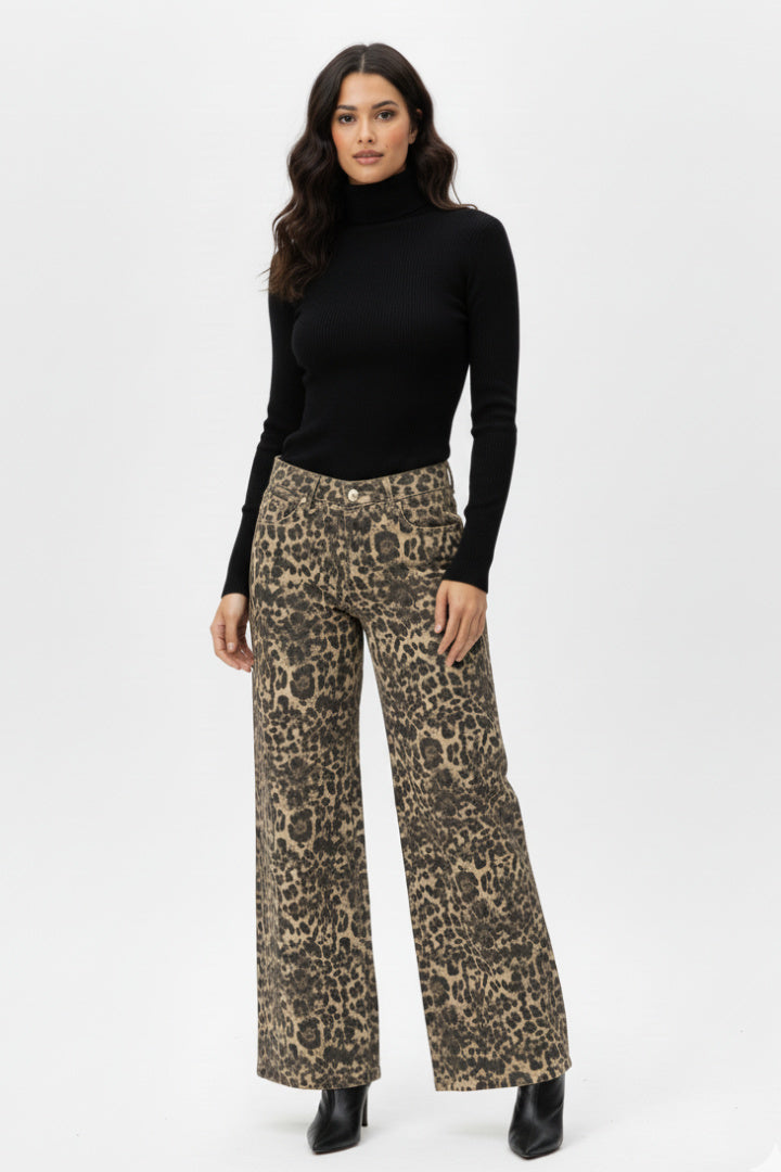 Pantalon évasé en velours imprimé léopard - APOSTROPHE PARIS Pantalon évasé en velours imprimé léopard - APOSTROPHE PARIS