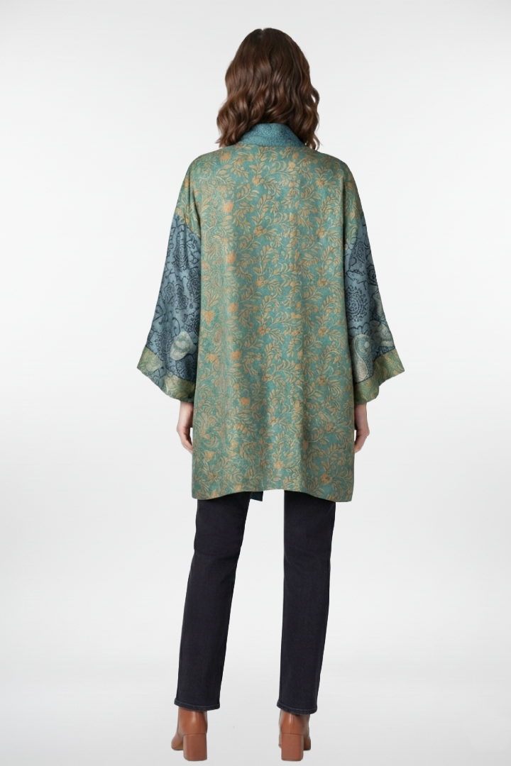 Kimono Sereno de Estilo Elevado y Tradicional