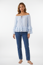 Blusa con volantes y hombros descubiertos