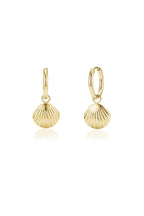 Pendientes de aro con charm de concha marina
