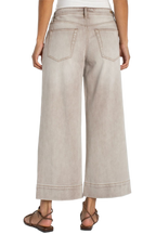 Weekender Crop Antique Wash