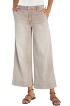 Weekender Crop Antique Wash